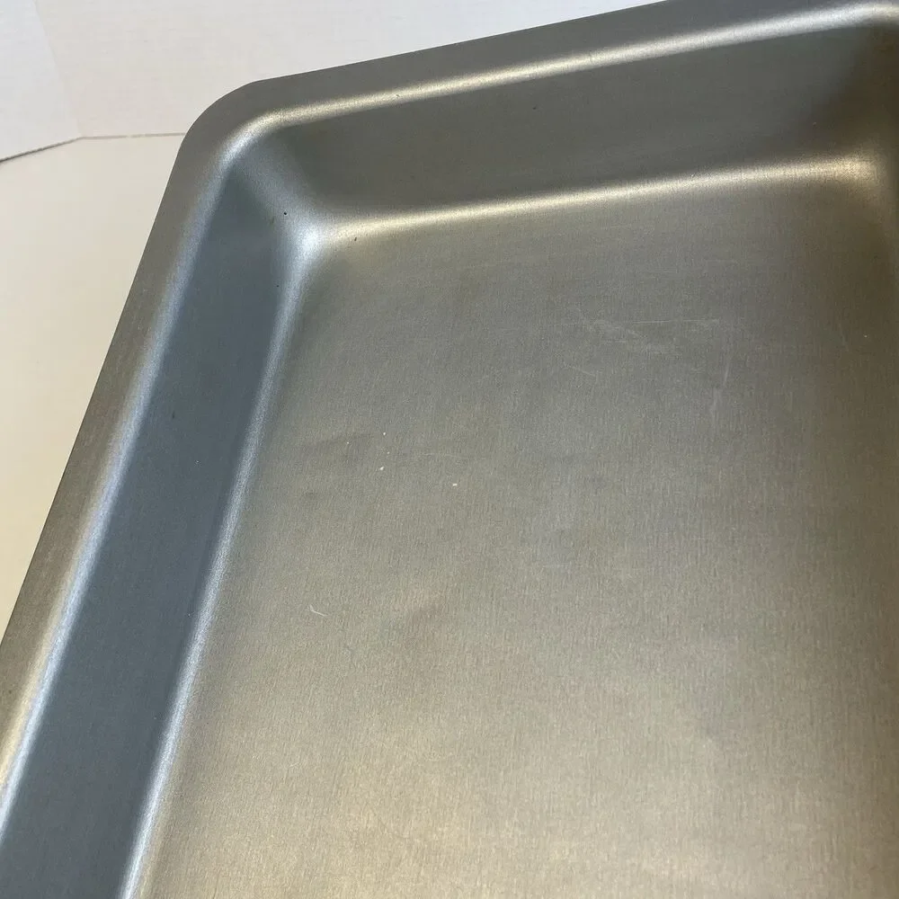 WearEver Air Bake Insulated Lasagna Pan Double Wall 13x9x2-1/4 Brownies Cake